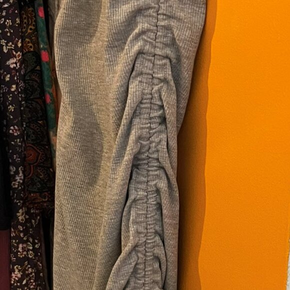 Lulus' Bodycon Gray Tank Dress Rib Knit w/Ruched Sides (Sz Med fits like a Sm) - Picture 8 of 8